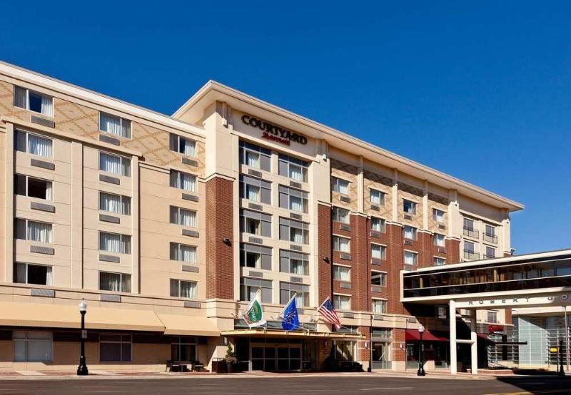 Courtyard Fort Wayne Downtown At Grand Wayne Convention Center Bagian luar foto