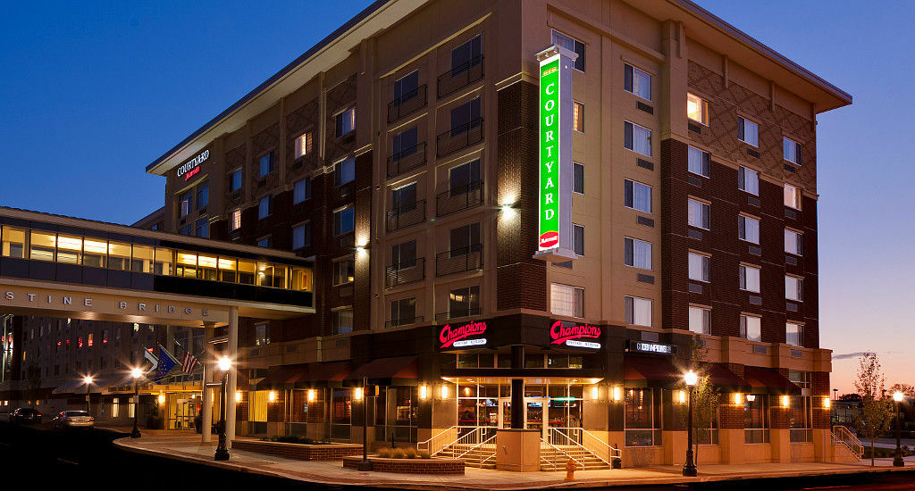 Courtyard Fort Wayne Downtown At Grand Wayne Convention Center Bagian luar foto